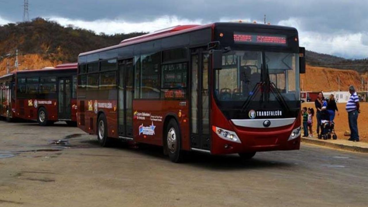 Ministro Araguayán hace un llamado a los transportistas del país