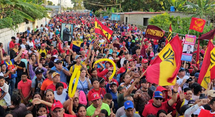 Oficialismo realizó marcha en El Furrial en apoyo a Nicolás Maduro