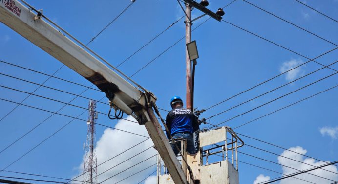 Programa «Maturín brilla» ilumina El Furrial