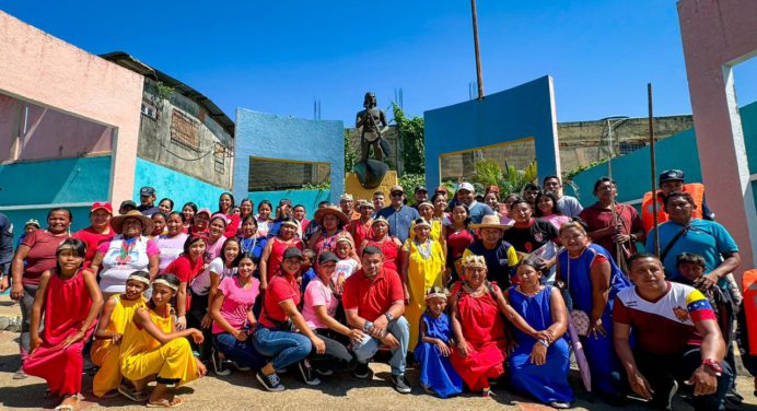 Pueblos indígenas celebraron su día en el malecón de Barrancas del Orinoco