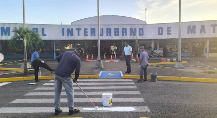 Realizan trabajos de demarcación y ornato en el Terminal de Maturín