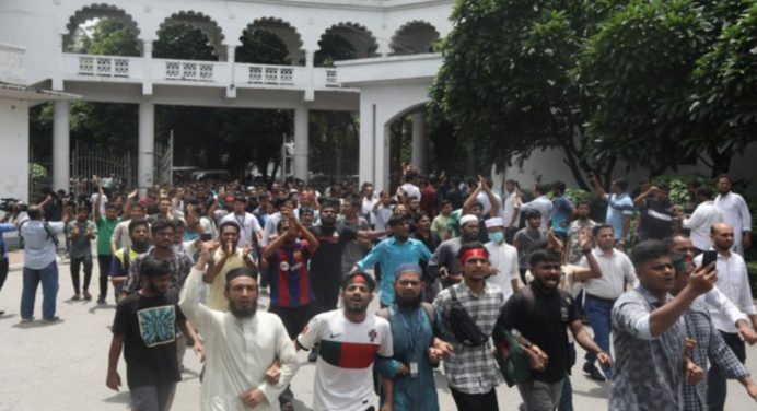 Renuncia del jefe del Supremo de Bangladés tras presión de estudiantes