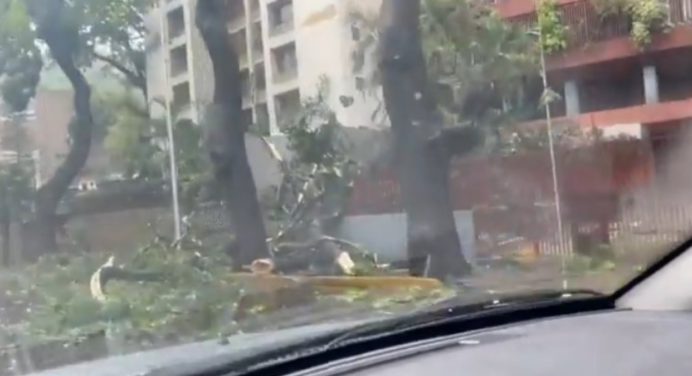 Se registran fuertes lluvias en Caracas este 12 de agosto