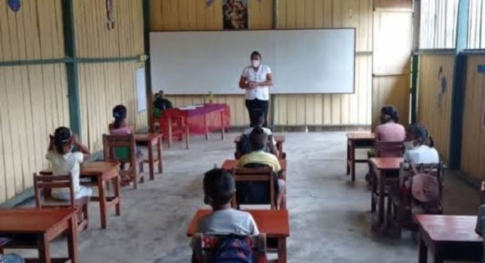 Sólo 23 de 2000 niños venezolanos logran acceder a escuelas en Trinidad y Tobago