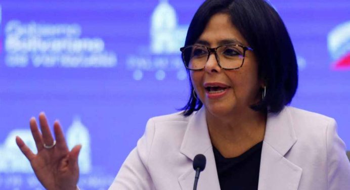 Vicepresidenta Delcy Rodríguez señala la miopía política de Alberto Fernández