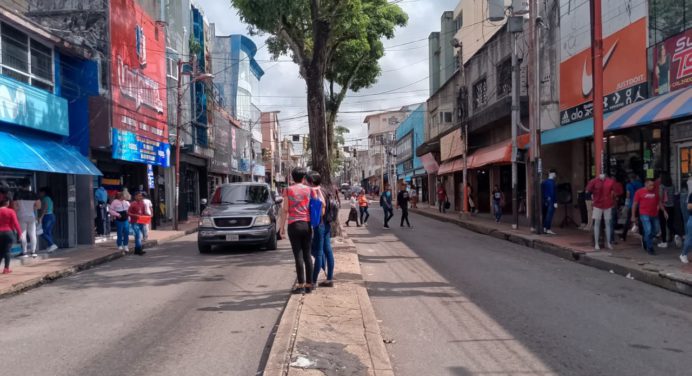 Activan corredor vial en toda la avenida Miranda