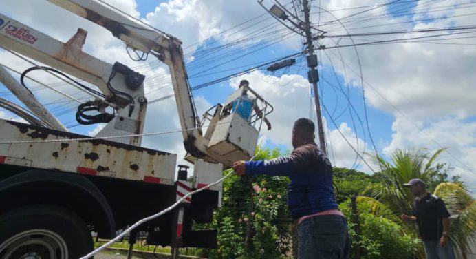 Alcaldía restablece servicio eléctrico en Primero de Mayo tras caída de guayas