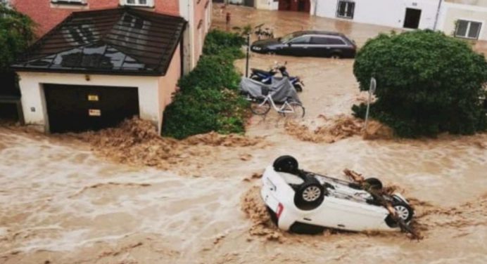 Aumentan a 5 las víctimas fatales por inundaciones en Austria