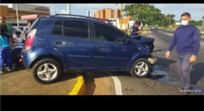 Colisión vehicular dejó 5 heridos, entre ellos tres niños