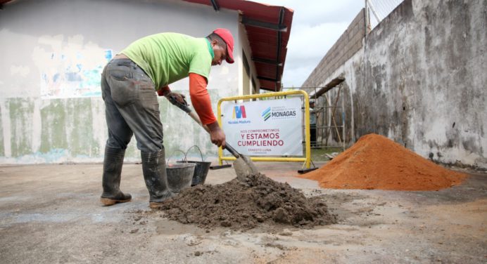 Comenzó rehabilitación de dos escuelas en Pinto Salinas