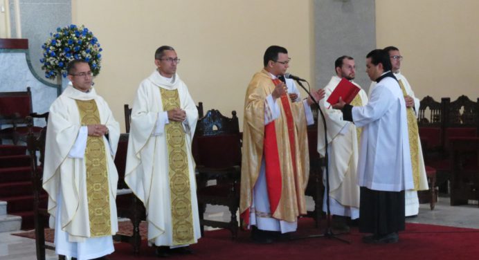 Con eucaristía especial padre Samael Gamboa celebró 16 años de ordenación sacerdotal