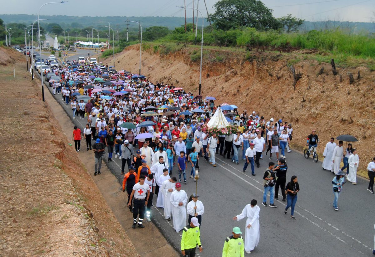 Con tradicional peregrinación pueblo zamorano rinde homenaje a Vallita 2 con tradicional peregrinacion pueblo zamorano rinde homenaje a vallita laverdaddemonagas.com peregrinacion3