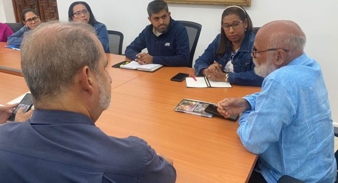 Conformarán comisión para cristalizar carrera de Odontología en la Unerg Maturín⠀