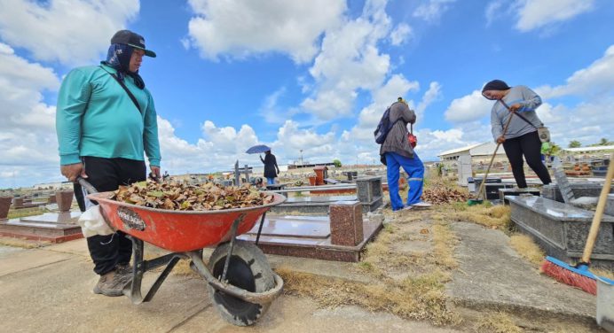 Continúan labores de limpieza integral en cementerios de Maturín