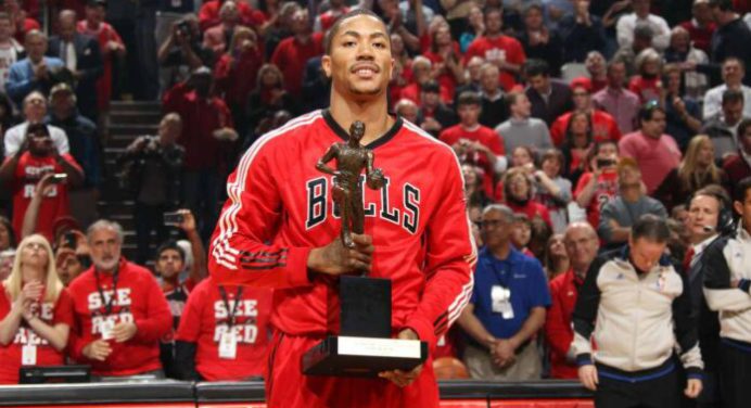 Derrick Rose anunció su retiro tras 16 años en la NBA