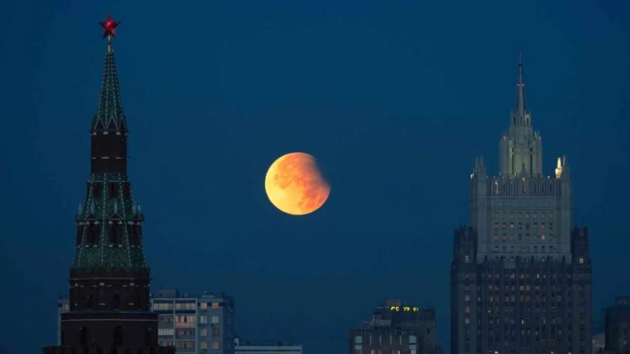 Eclipse parcial de Superluna en el mundo (+FOTOS)