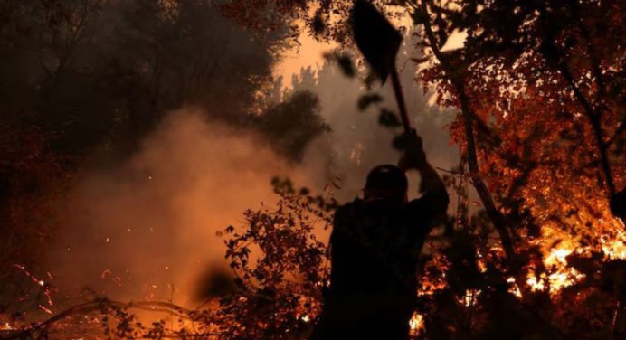 Ecuador en alerta ante 11 incendios forestales activos