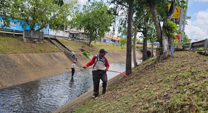 Ejecutan saneamiento integral de caños y alcantarillas en San Simón, Boquerón y La Cruz