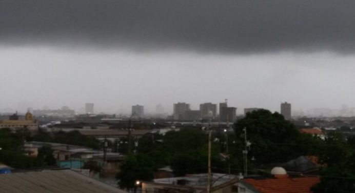 Fuertes lluvias dejaron una fallecida e inundaciones en Maracaibo