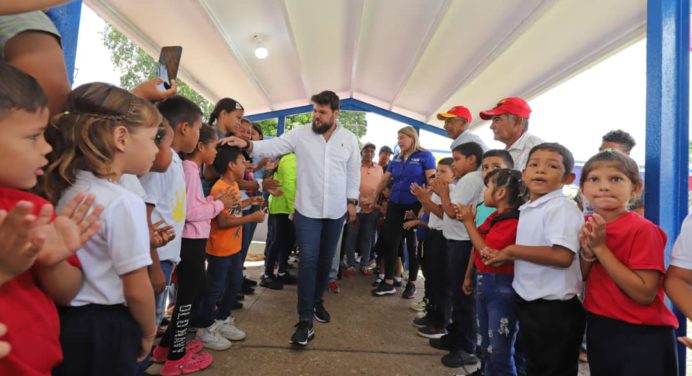 Gobernador Luna entrega escuela de Santa Elena de Viboral totalmente remodelada