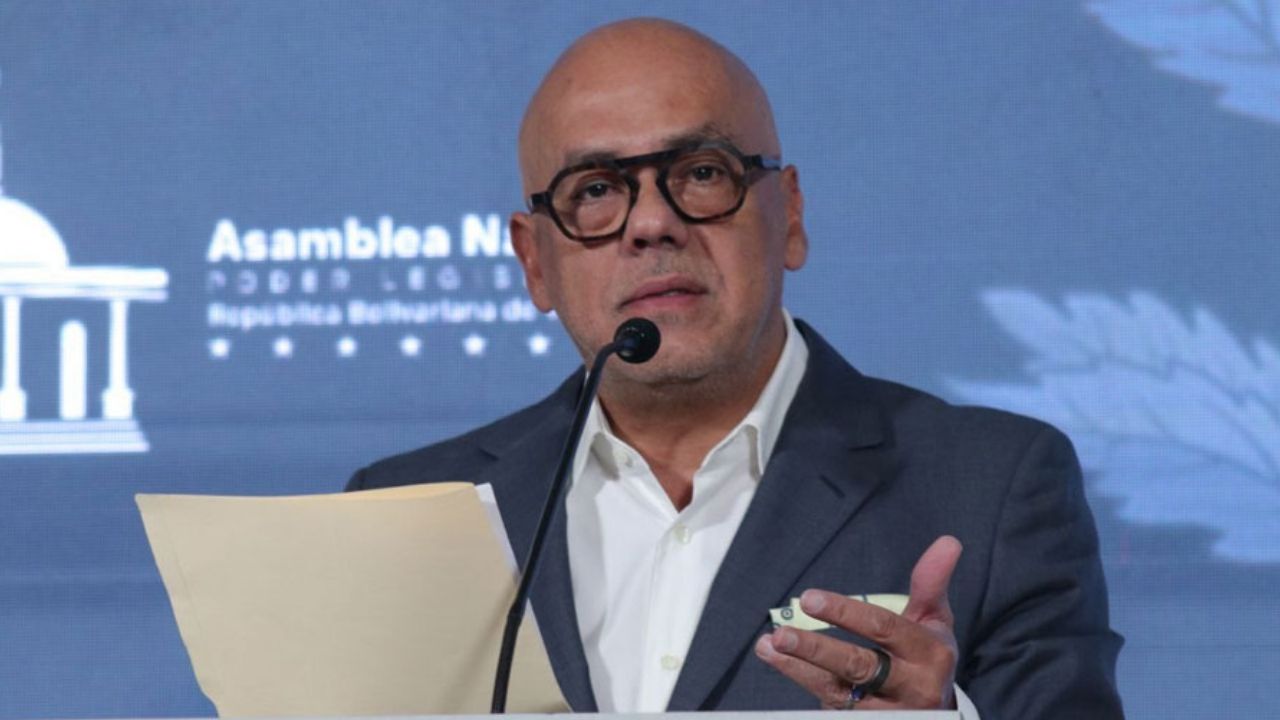 Jorge Rodríguez presentó una carta firmada por Edmundo González