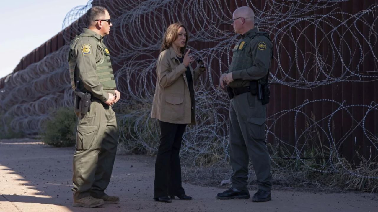 Kamala Harris en la frontera: fue criticada por este valioso accesorio (+FOTO)