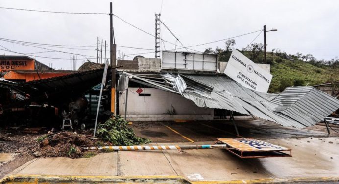 La cifra de muertos aumenta a 5 en el Sur de México tras el paso del huracán John 