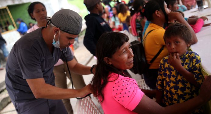 Más de 300 indígenas en Muelle de Caripito reciben atención médica integral