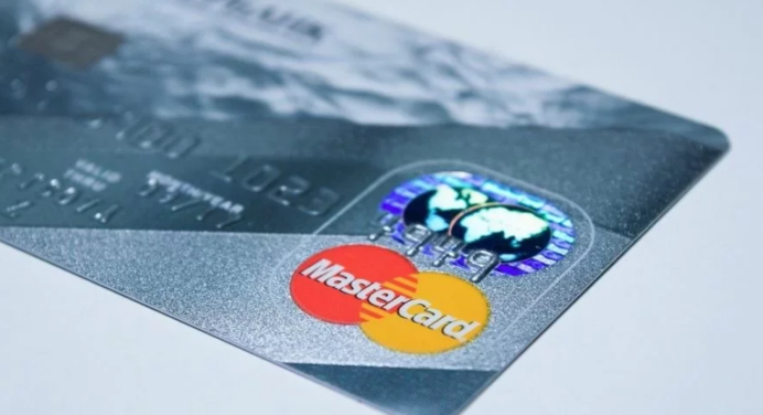 Mastercard eliminará los números de las tarjetas para las compras online: Detalles