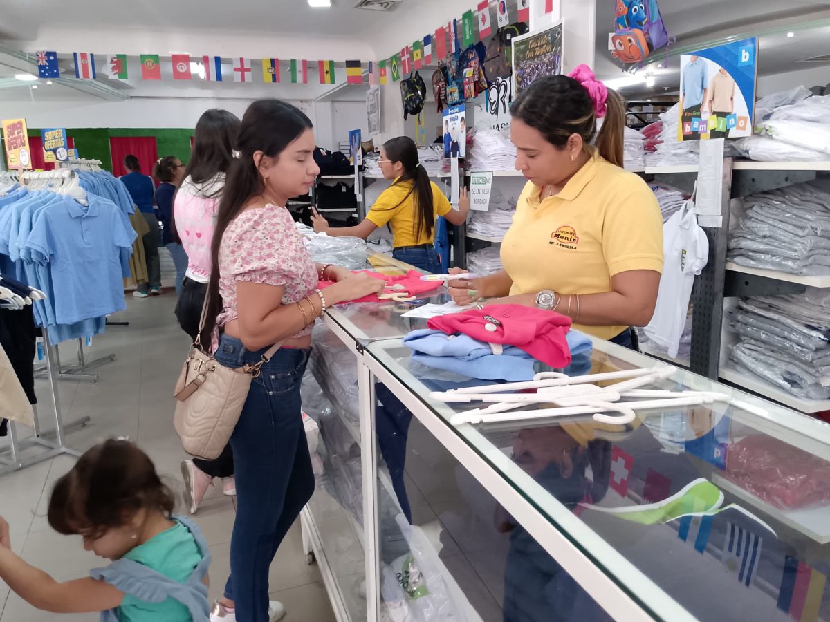 comprar los uniformes escolares