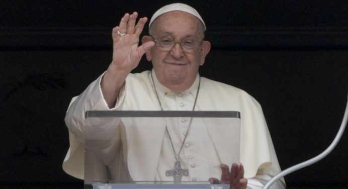 Papa Francisco: Que se escuche la voz de los pueblos que piden la paz