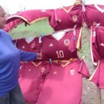 vendedores de camisas de la Vinotinto