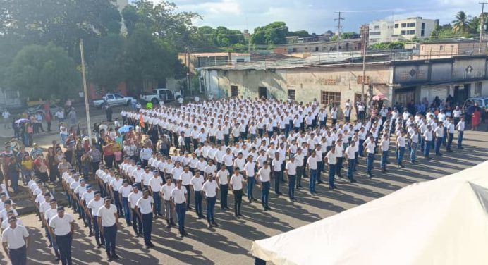 425 nuevos estudiantes recibió la UNES Monagas