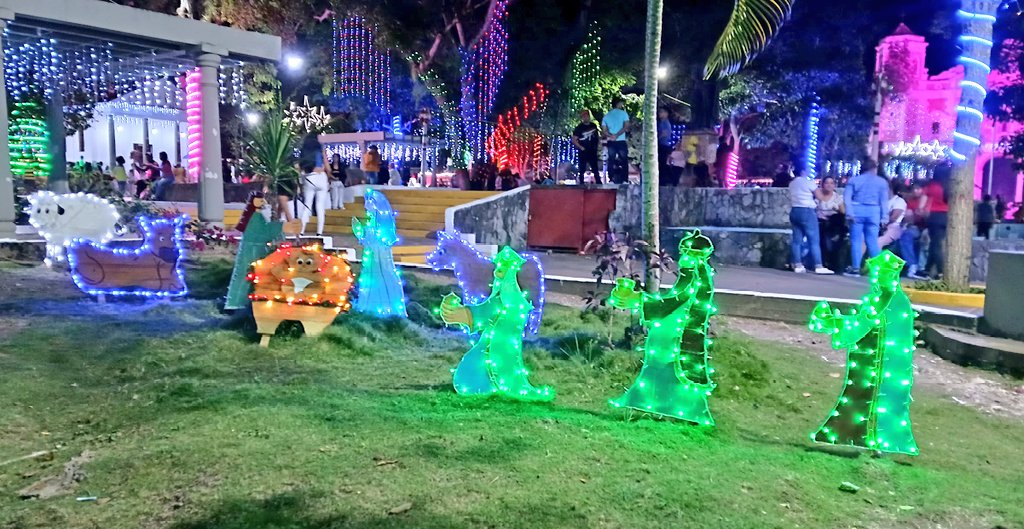Acosta encendió la navidad 2024 (+FOTOS) 5 acosta encendio la navidad 2024 fotos laverdaddemonagas.com image 3