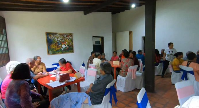 Adultos mayores de Maturín participan en Congreso del bloque histórico