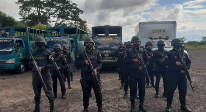 Capturada por posesión ilícita de material de guerra