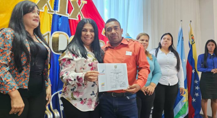 Celebran en Caripe graduación de 111 estudiantes de la Misión Robinson