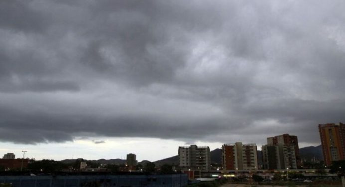 Cielos despejados con lluvias dispersas en algunos estados del país
