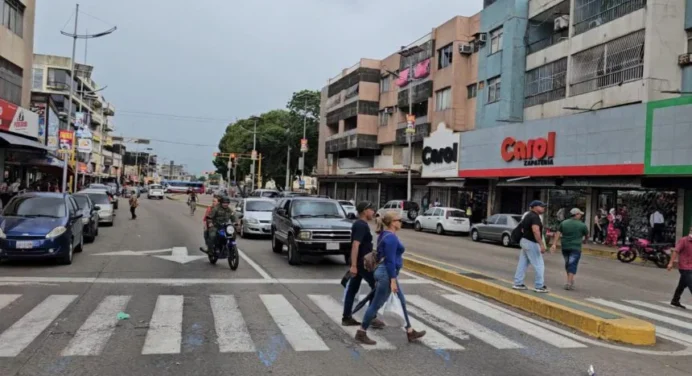 Comerciantes afectados por el corredor vial