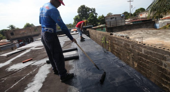 Comuna Sueños de Chávez rehabilita farmacia popular en el sector Sabana Grande