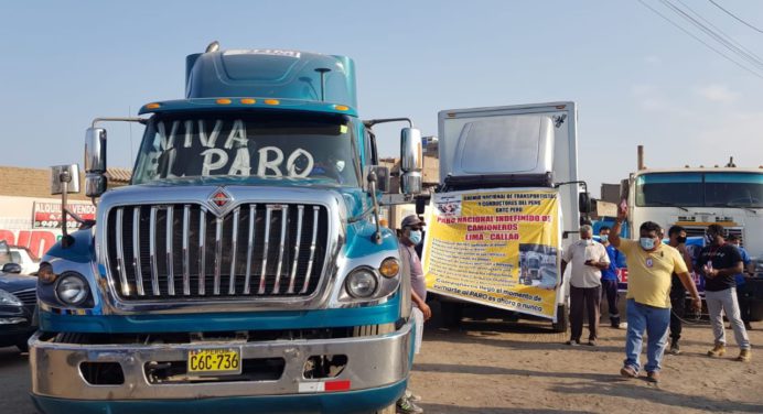 Derogación de un dictamen condicionado para acabar con el paro de transporte en Perú