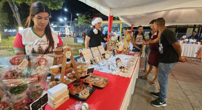 En la plaza Piar instalaron ferias navideñas de Maturín