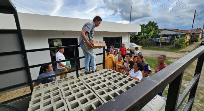 Entregan materiales de construcción para proyectos de 3 comunas de Maturín