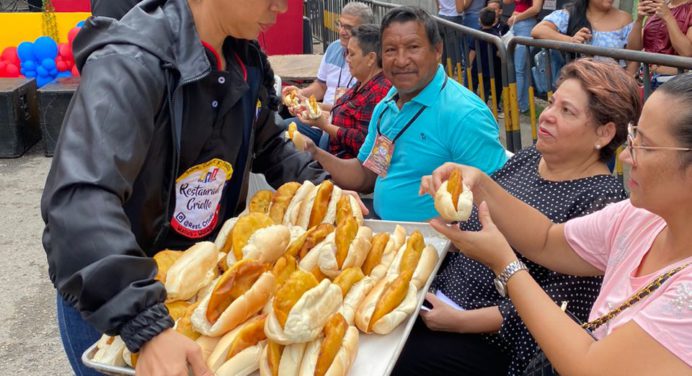 Este domingo se realizó el Primer festival de la Empanada con pan