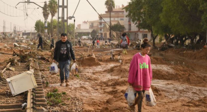 Hallan a una venezolana y a su hija entre los fallecidos tras inundaciones de Valencia