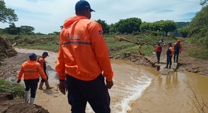 Intensas lluvias mantienen en alerta a las autoridades de Falcón