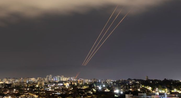 Irán amenaza con represalias ante cualquier ataque israelí a sus objetivos