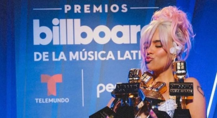 Karol G arrasó en los premios Latin Billboard con ocho galardones