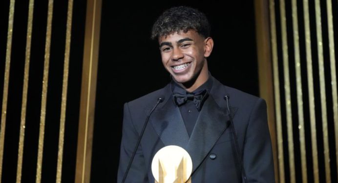 Lamine Yamal ganó el Trofeo Kopa al mejor sub 21 en la gala del Balón de Oro 2024