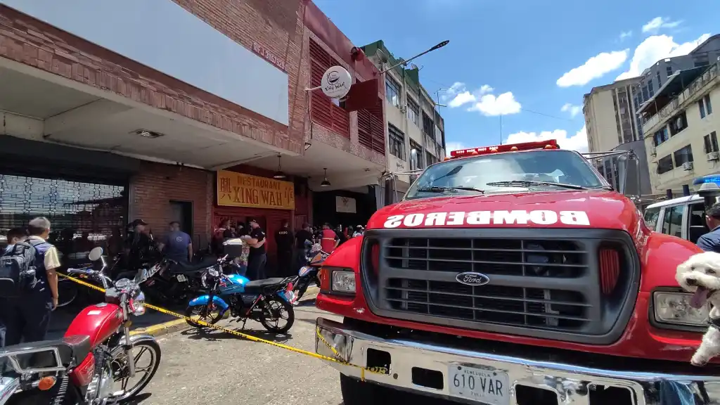 Muere un hombre tras explotar el horno en un restaurante (+FOTOS)